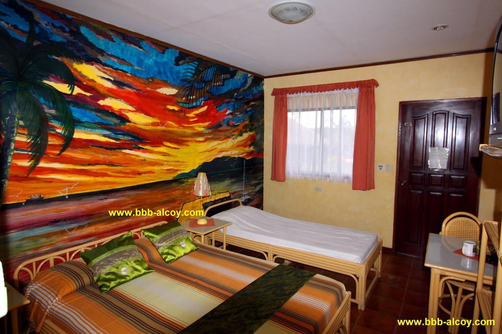 Parrot Paradise Resort Boljoon Стая снимка